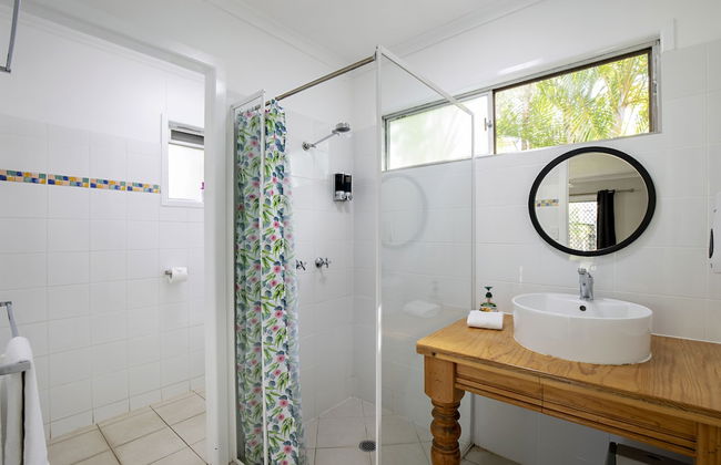 Bush Village Holiday Cabins - Photo 63