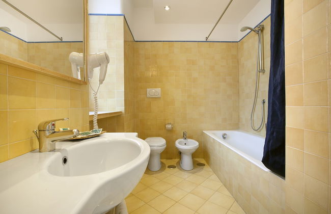 Sorrento Apartments ONE - Photo 27