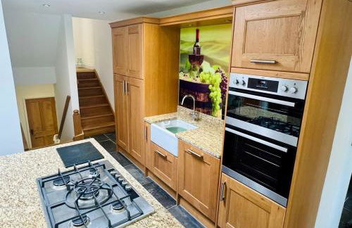 Wisteria Lodge, beautiful home in a great location - Foto 26