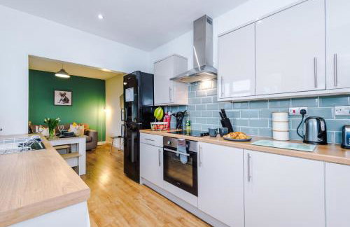 3BR Home Sleeps 6 Perfect for Short and Long Term Stays - Foto 6