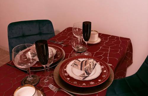 César Room - Appartement Antique 2-3 pers, parking privé,proche centre et gare - Foto 3