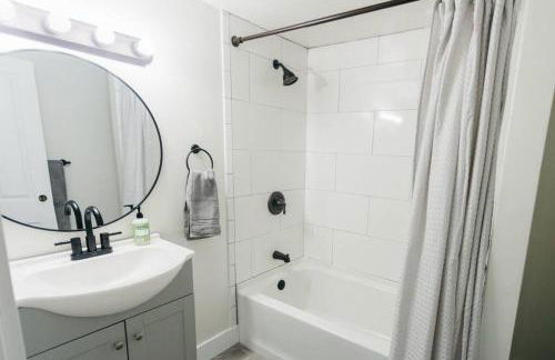 Beautiful Cape Cod House in Central Location - Foto 11