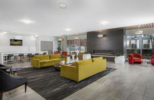 Lux Penthouse Skyline, Views Gym , Free Parking & Wifi - Photo 30