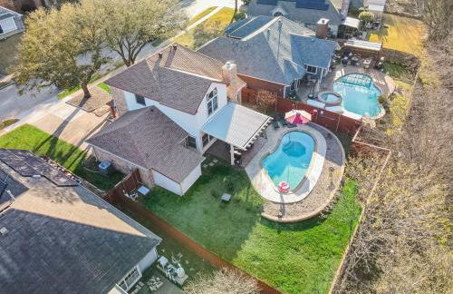 Glamorous 4BR 2,5BA Holiday Home with Pool, Game Room & Fire Pit - Foto 39