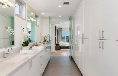 Spacious 4BR Retreat with Private Pool, Pool Table and Fast Wi-Fi Sleeps 9 Quiet Clinton Location - Foto 41