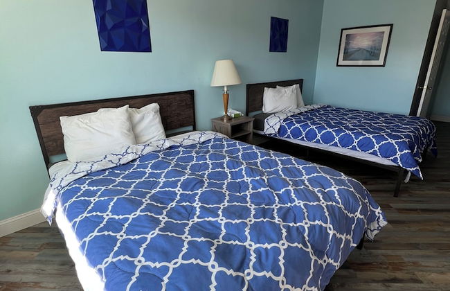 Ambassador Inn And Suites - Photo 25