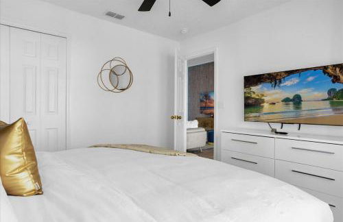 Amazing Star Wars Villa with Arcade & Theater, Private Pool, 3 King, Near Disney - Photo 34