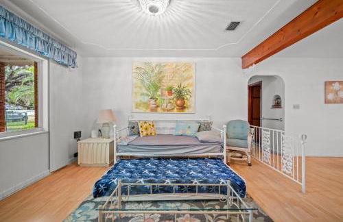 Family Pool Home • Sleeps 8 - Foto 14