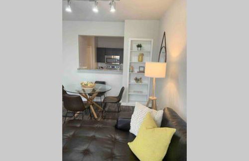 Newly Furnished 1BR Apartment w/ Hermann Park View - Foto 13