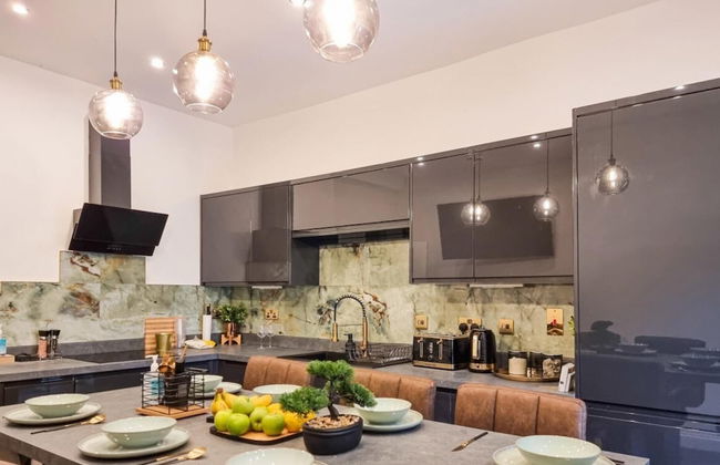 Marvellous 5 bed Perfect for Family or Contractor - Foto 19