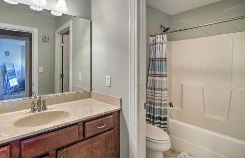 High Point Home about 1 Mi to Oak Hollow Lake! - Foto 18