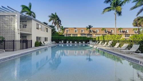 Sleek Coastal Abode 1 Block to Naples Beach! - Photo 3