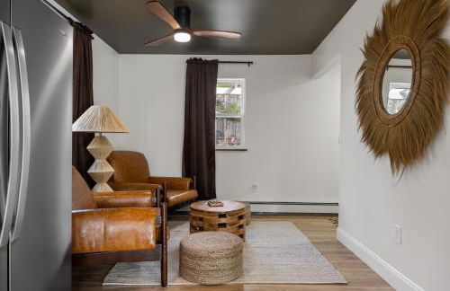 Lakefront Retreat, Mins to Dtown, Firepit, Hot Tub, Pet friendly! - Foto 46