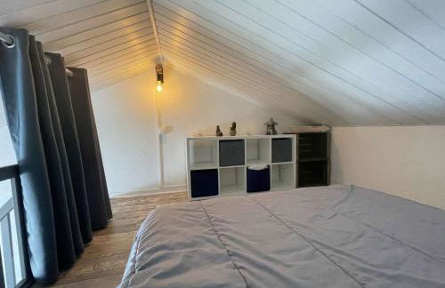 Studio Mezzanine Lumineux avec Wifi, Idéalement Situé, 4 Couchages, à 250m de la Plage et du Port - FR-1-224B-99 - Foto 2