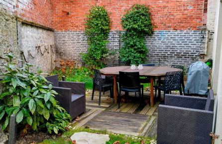 Maison avec jardin, calme et ensoleillée à 2 minutes du centre-ville - Photo 1