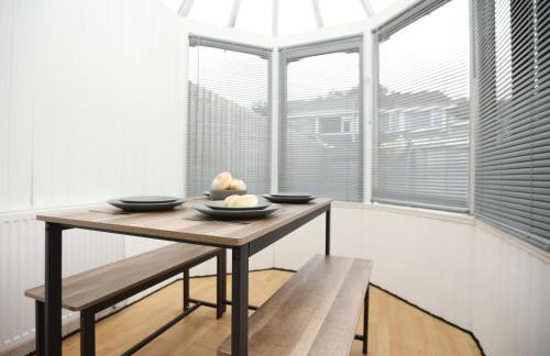 Gainsborough Place By N And N Stays Ltd, Perfect Location for Contractors and Corporate stays, Close to Cardiff Bay Area, Private Parking and fast Wifi - Foto 12