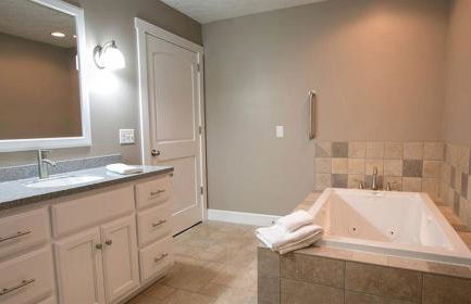 Beautiful Countryside Cabin with Hot-Tub and Pond Views in Ohio - Foto 10