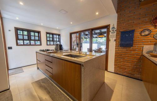 Casa com Piscina e Area Gourmet em Barra do Una - Foto 11