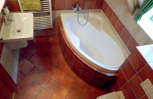 Comfortable Villa With Stunning Views - Photo 16