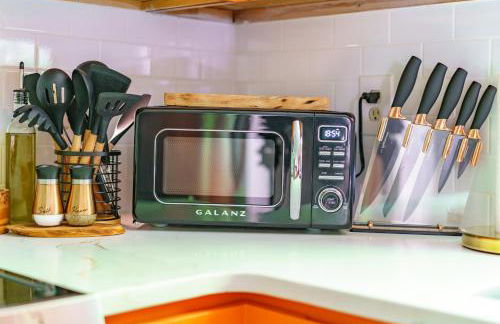 Jungle House Columbus Short North Downtown Free Parking - Steps to Convention Center & Nationwide Arena - 2BR Luxury Home - Sleeps 8 - Over 5,800 Five Star Stays - Foto 43