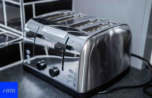 2ndHomeStays- Stoke-on-Trent-A Serene 3 Bed House with a Garden View-Suitable for Contractors-Relocation Families-Group of Friends-Sleeps 6 - 16 mins to J15 M6 and 36 mins to Alton Towers Resort - Foto 36