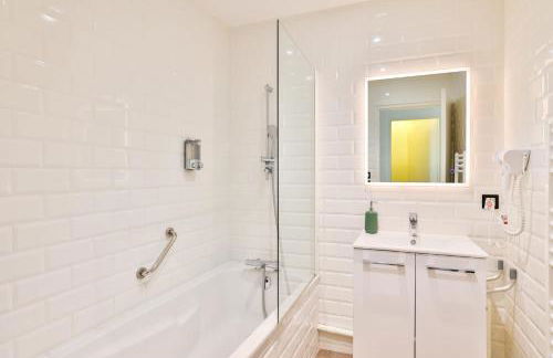 LE LUCIEN Eco-Appart'Hôtel - Angouleme - Centre - Wifi - Parking privé - Classé 4 étoiles - Foto 57