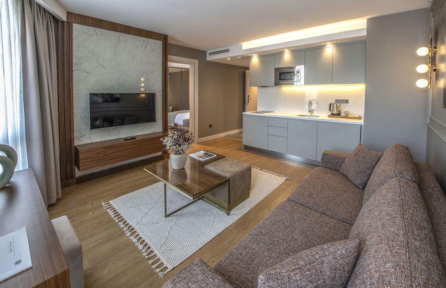 Valente Suites & Hotel - Photo 14