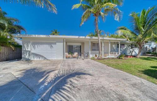 Tropical PoolHome Walk to Shops Near Beach - Foto 63