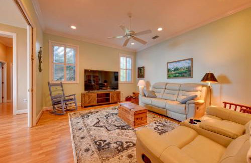 Waterfront Lake Placid Home with Private Dock! - Foto 8