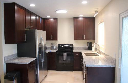 Newly Remodeled Family Friendly 3B/2B House - Foto 9