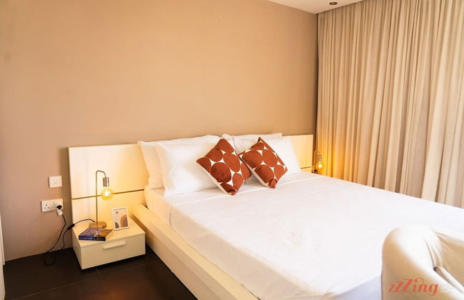 Gorgeous Seaviews From a Stunning Studio - Photo 8