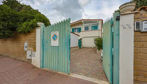 Azure Oasis with parking near the airport & beach - Foto 4