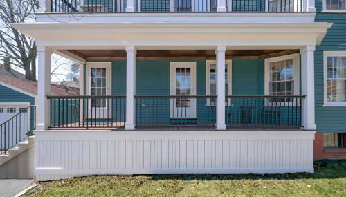 Luxury on Back Cove - Three Gables - Photo 2