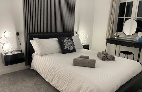 Modern 3 Bedroom high spec house in Sheffield - Photo 3