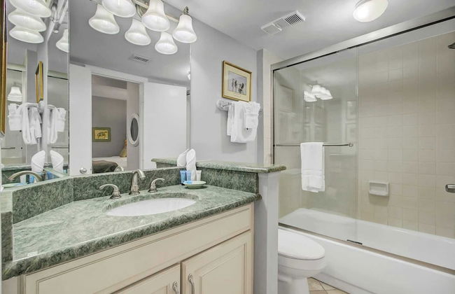 407 A Shipwatch by Avantstay Beach Front Condo w/ Ocean Views - Foto 26