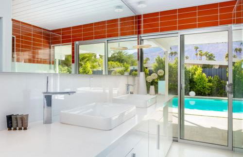 As seen on HGTV Desert Flippers The Pink Door - Foto 35