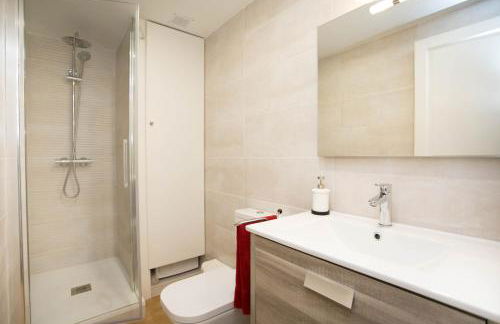 Espectacular apartamento en el corazón de Calella! - Foto 19