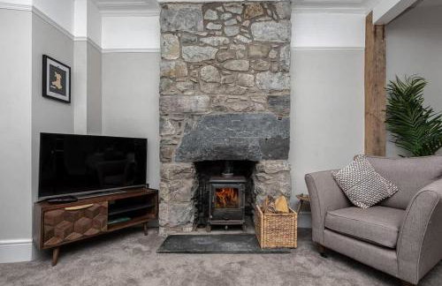 Glanrhyd Townhouse in Central Dolgellau with Parking and Bike Storage - Photo 9