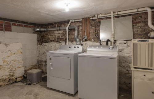 Sunny convenient home w/ private patio! Easy walk to everything! - Foto 12