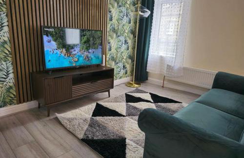 Spacious Home for Longer Stays - Contractors & Relocators Welcome - Photo 16