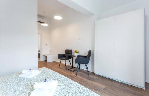 Amazing Home In Jurdani - Foto 26