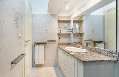 Trilocale in centro con parcheggio gratuito 4 persone - Foto 11