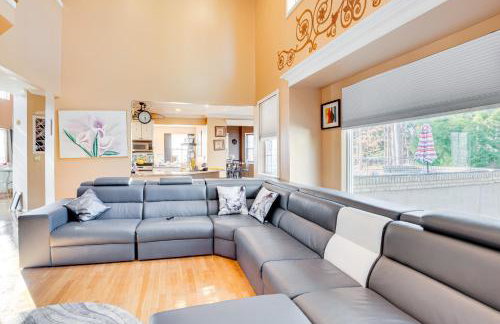 Theater and Game Room at Trenton Area Home - Foto 5