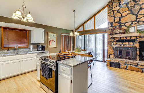 Steps to White River Cabin Retreat with Dock Access - Foto 7