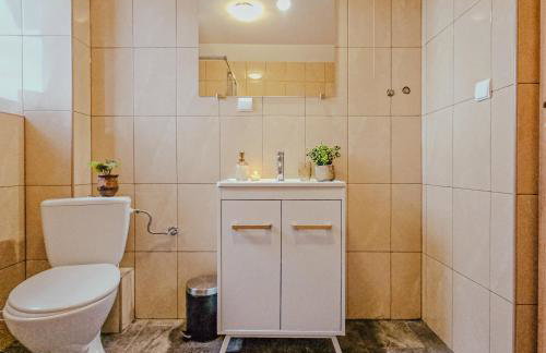 Nasza Chata Na Końcu Świata - bania z jacuzzy, palenisko, kominek, planszówki - Foto 36