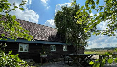 House on the Brooks Self catering Holiday let South Downs West Sussex Sleeps 14 - Foto 3, towels, dishwasher