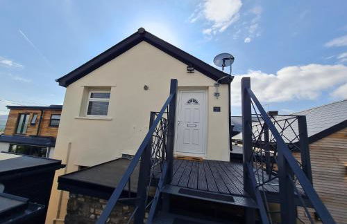 Perfect Location 2 BR serviced apartment Nr Bike Park Wales & Brecon Beacons - Photo 1