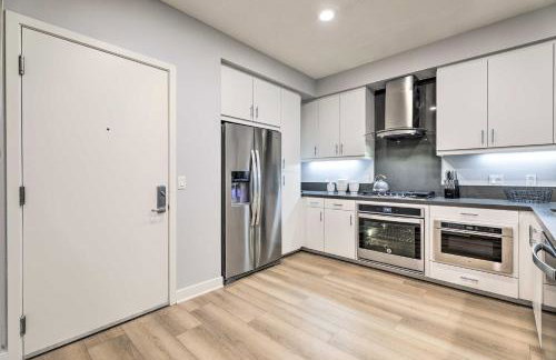 Modern Irvine Condo with Pool - 7 Mi to Beach! - Photo 9