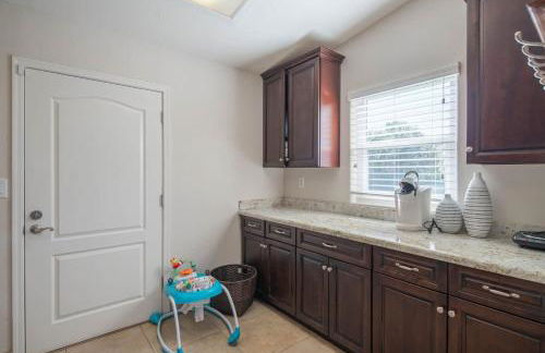 Cave Creek- Basketball Putt Putt Pool & Games - Foto 53