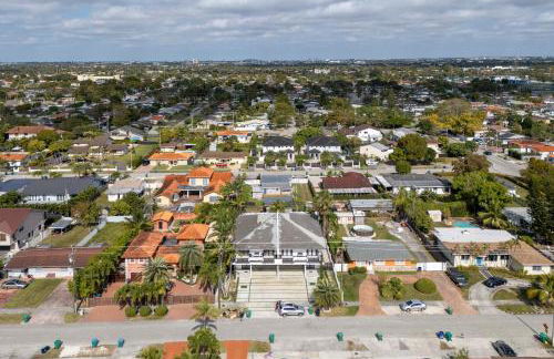 April Sale! 4BR - Private Yard, Grill, Soaking Tub, Near Coral Gables & MIA Airport - Foto 43